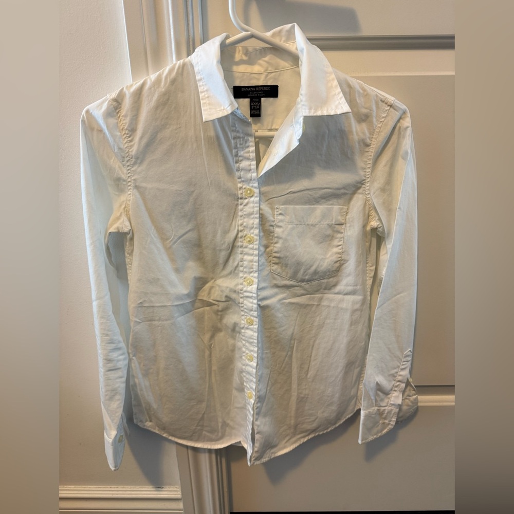 Banana Republic classic white button shirt